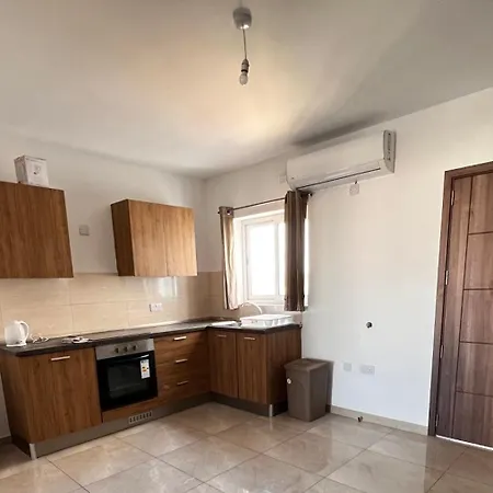 R3 Rn Retreat * San Pawl il-Baħar